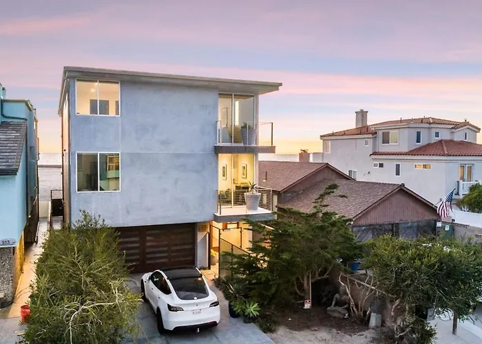 Modern Ocean Front Beach Home- 3 King Beds 3 Bedroom