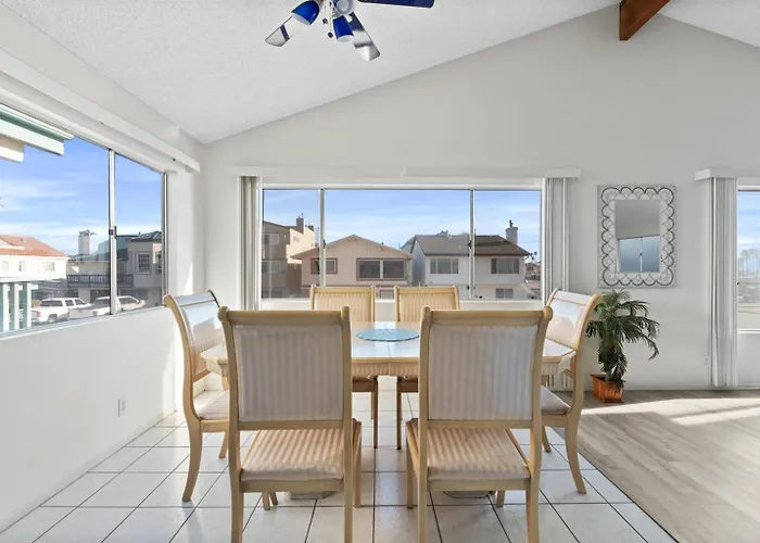 Ocean View Beach Stay W Pool Table & Bikes